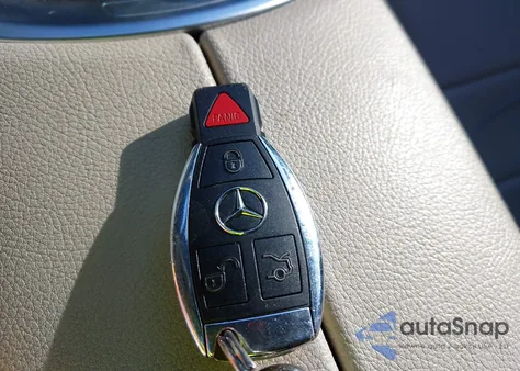 2018 Mercedes-Benz C 300 из США, поврежденный, VIN 55SWF4JB1JU239297